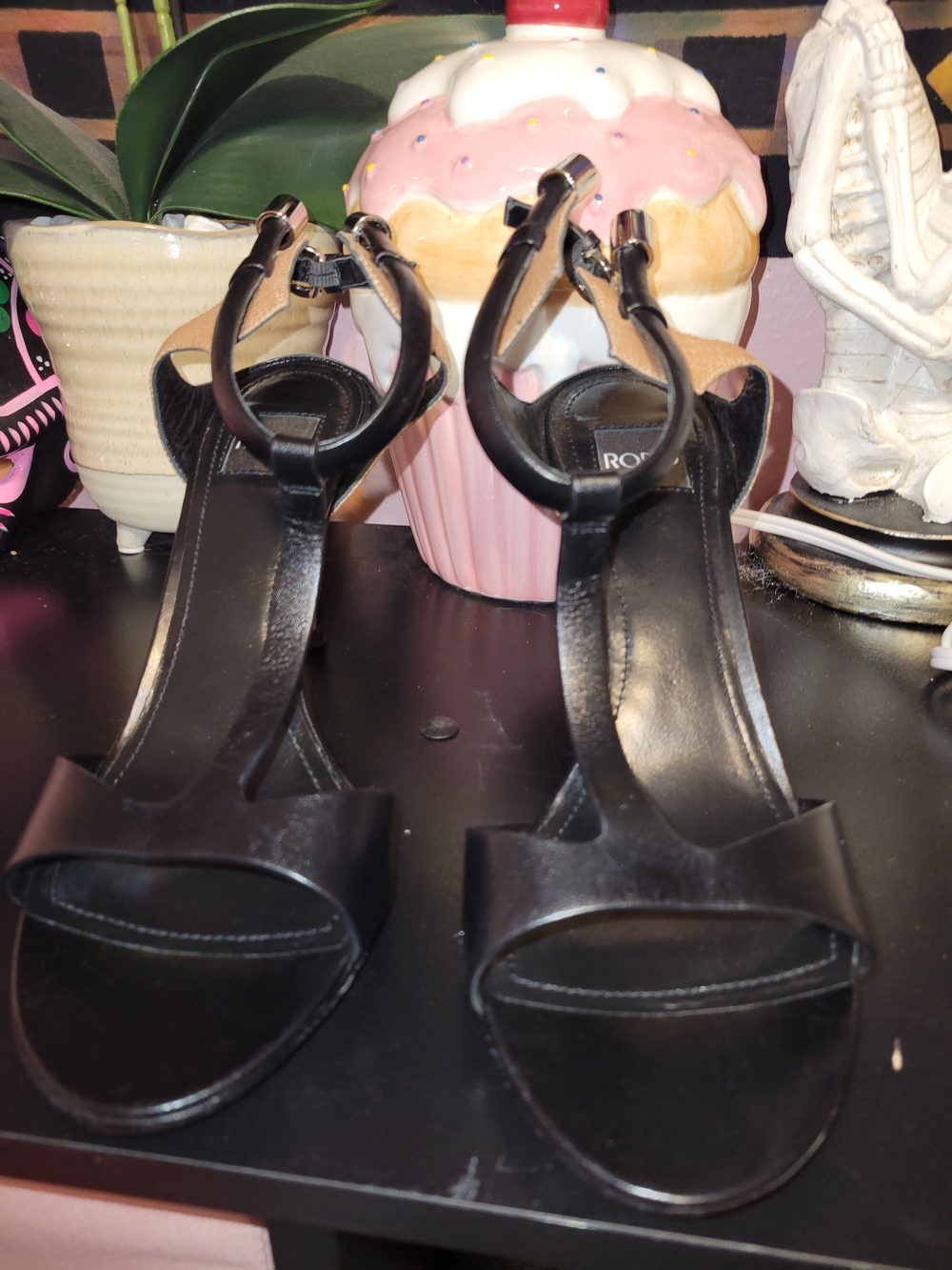 Rodo Black Leather T-Strap Heeled Sandals